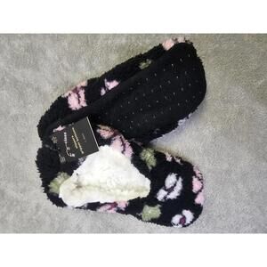 New Art Class Slipper Grip Bottom Black with Flowers  Size M/L 3-5